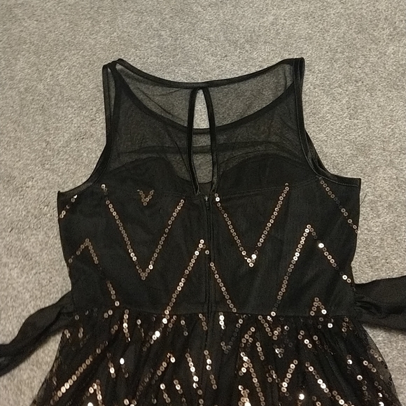 Gold Sequins dress - Picture 4 of 4